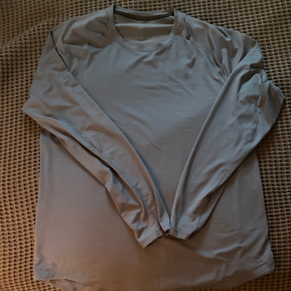 lululemon athletica Men's Iron Blue license to train Long Sleeve